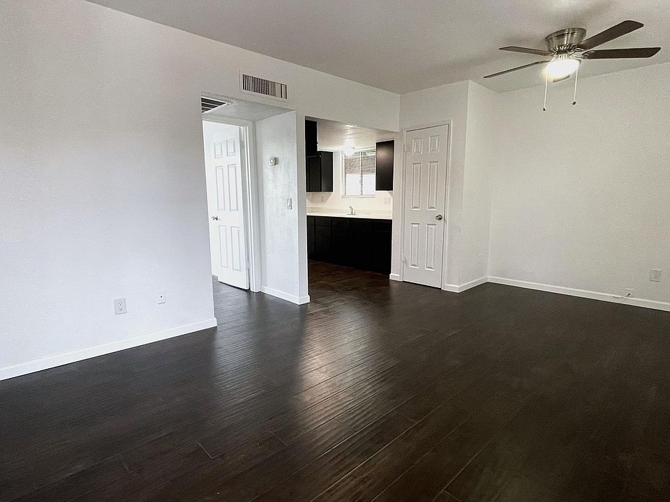 Family room / kitchen nook