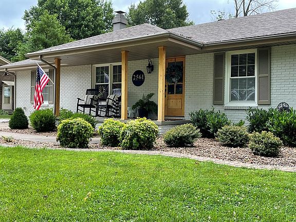 4th image of 2561 Woodland Dr