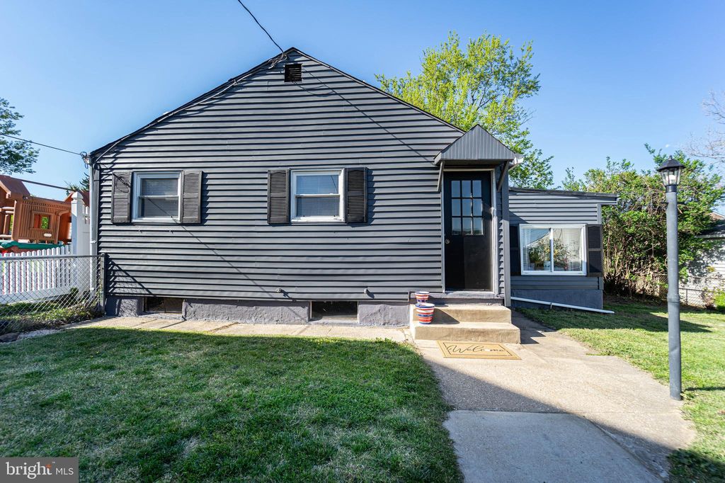 7926 35th St, Rosedale, MD 21237