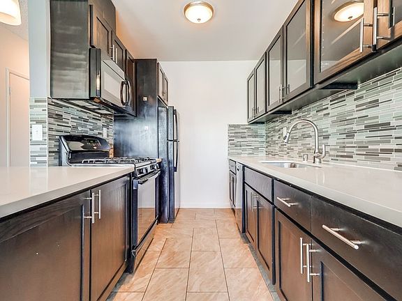 5th image of 537 W Hyde Park Blvd APT 105