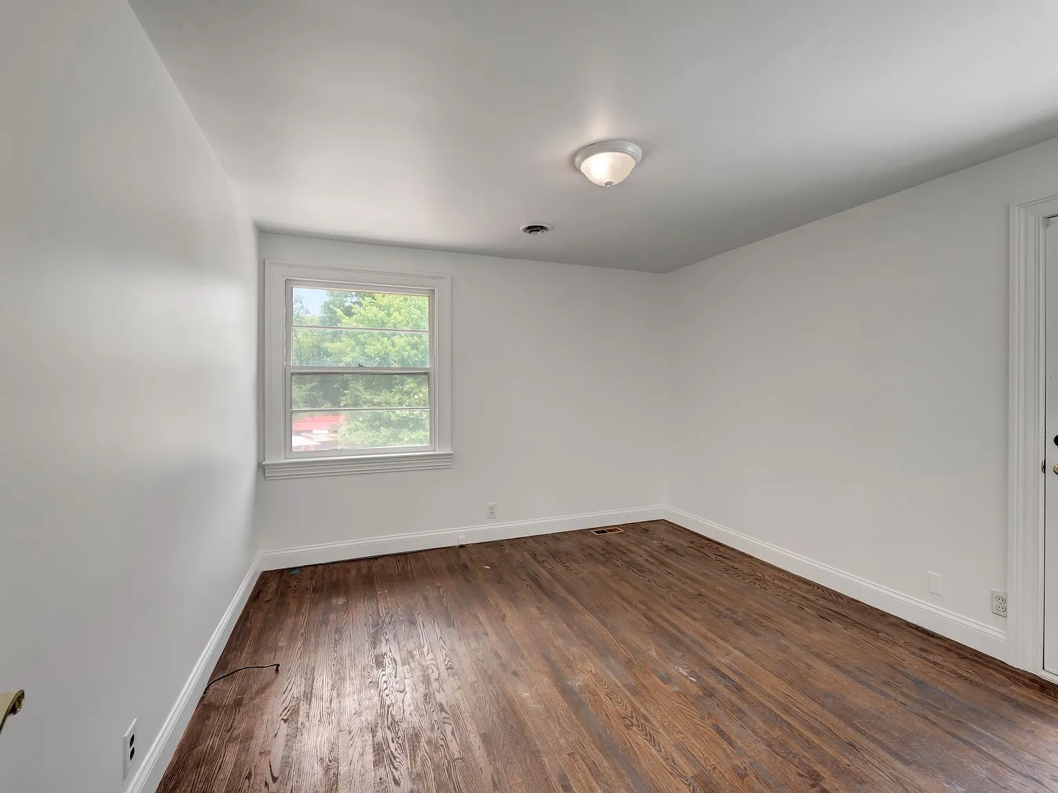 3 bed, 2240 sqft, $2,500 — Photo 3