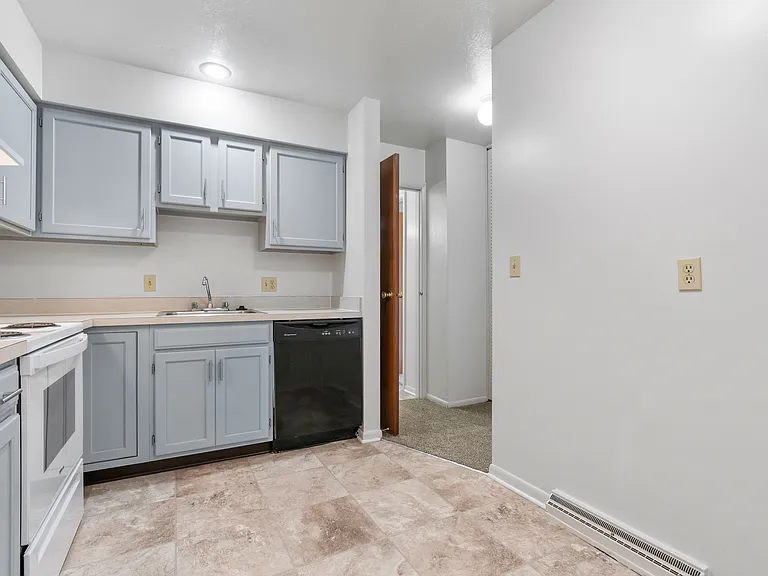 Creekside Terre Apartments — Photo 11