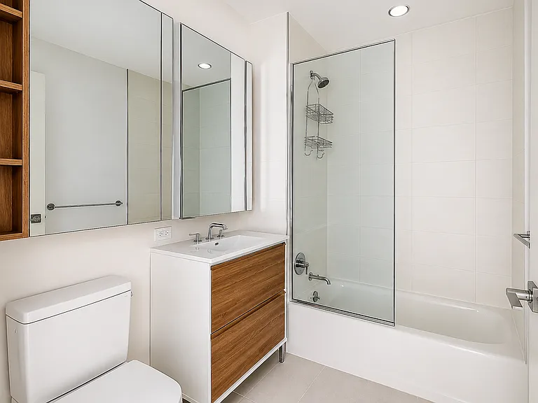 77 Commercial St #239 — Photo 3