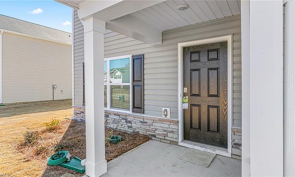 2nd image of 212 Covey Ln