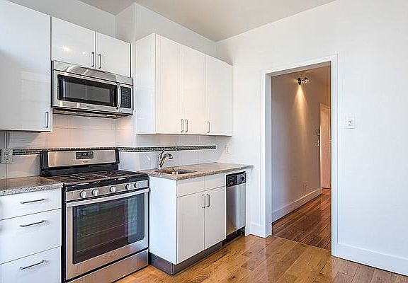 2nd image of 221 N Henry St #2