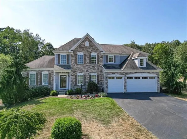 438 White Pine Ln, Baden, PA 15005