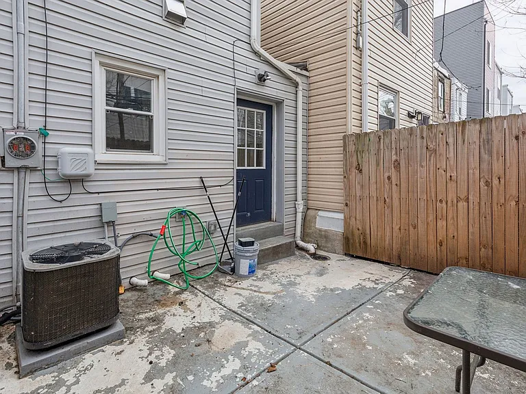 1450 N Marston St — Photo 31