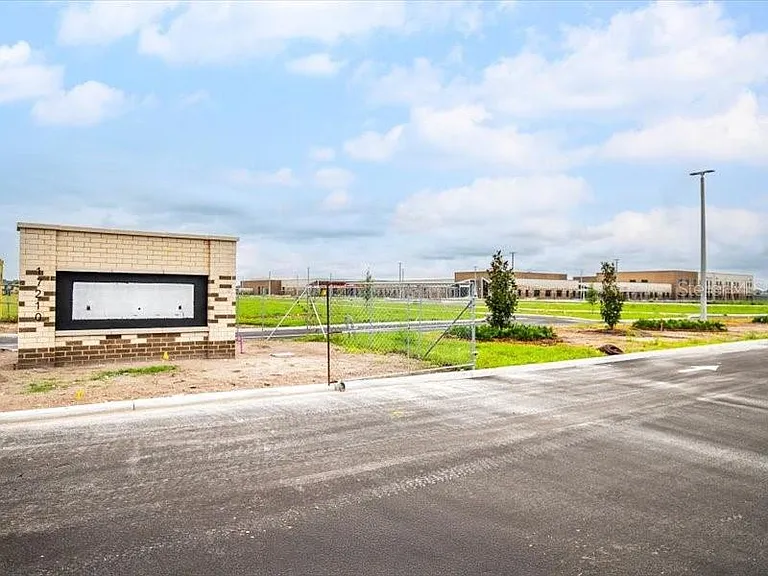17741 Crescent Moon Loop — Photo 31
