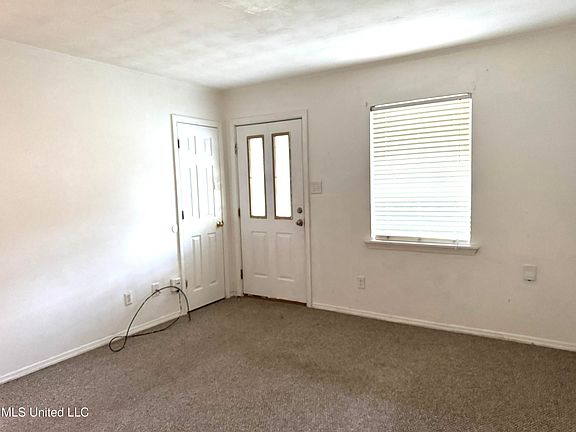 3rd image of 4607 Seminole Ave
