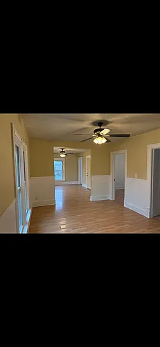209 King St Photo 1