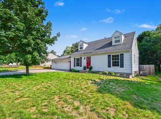 10871 Deerwood Dr SE, Lowell, MI 49331