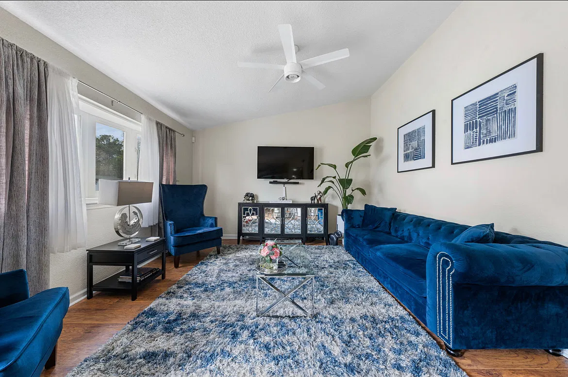 3 bed, 1456 sqft, $2,800 — Photo 2