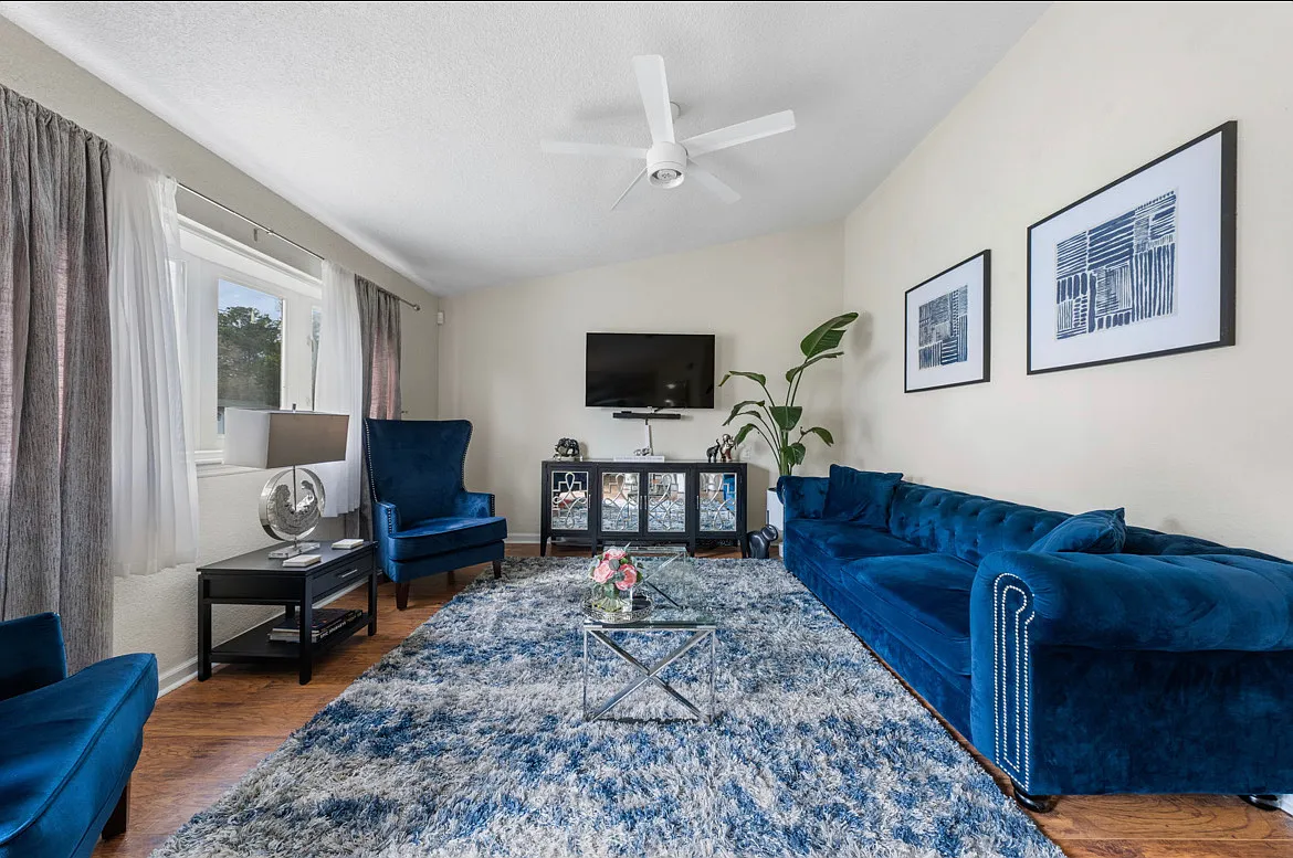 Building Photo - 212 Paladin Dr