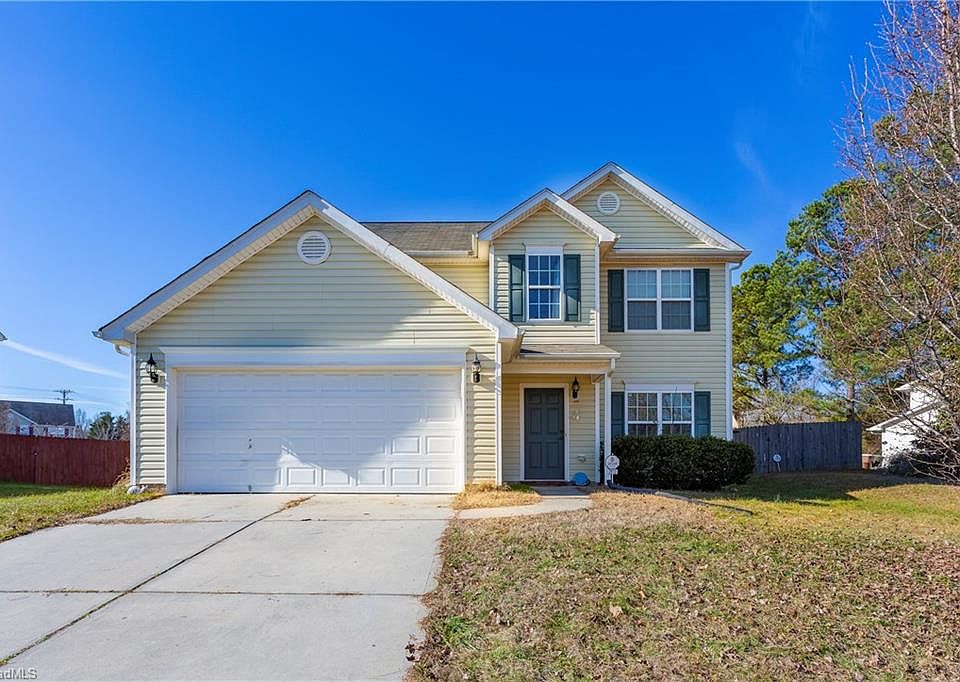 1st image of 2910 Woodhill Ln