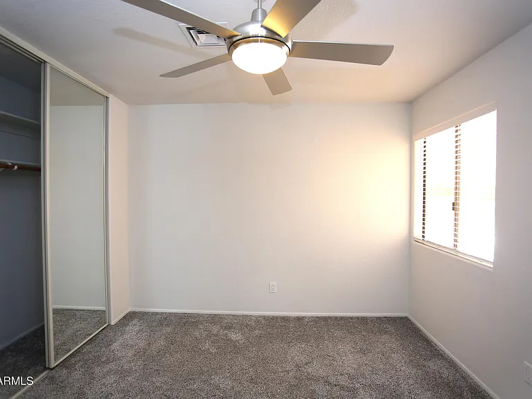 924 E Manor Dr — Photo 25