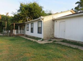 817 Lloyd Ln APT A, Elgin, TX 78621