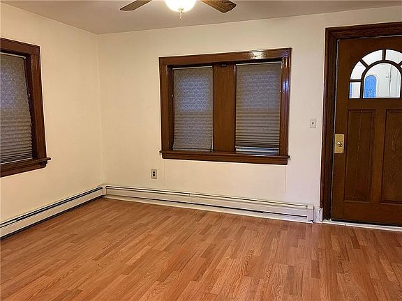 5th image of 30 Kensington Ave