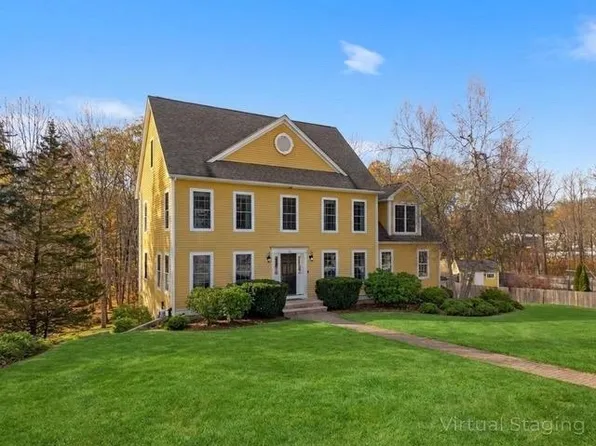 12 Runaway Road, Newfields, NH 03856