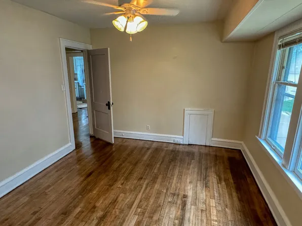 6809 W Wells St, Wauwatosa, WI 53213
