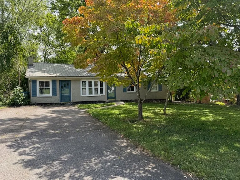 13 Oak Leaf Ln — Photo 3