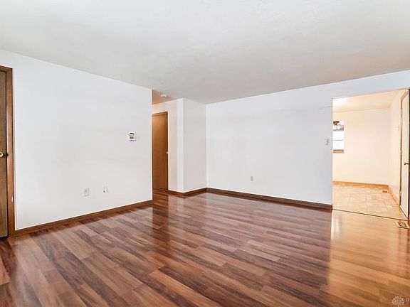 5th image of 82 Fay Dr