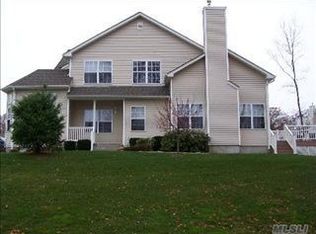 63 Crossbar Rd, Medford, NY 11763