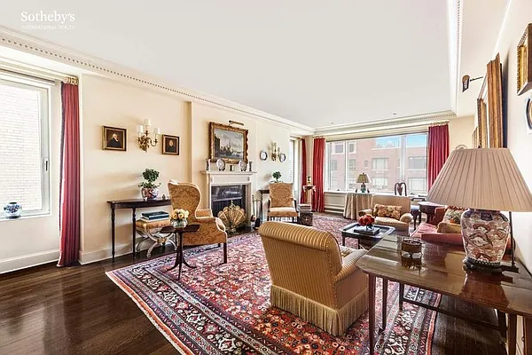 Sold by Sotheby's International Realty | media 1