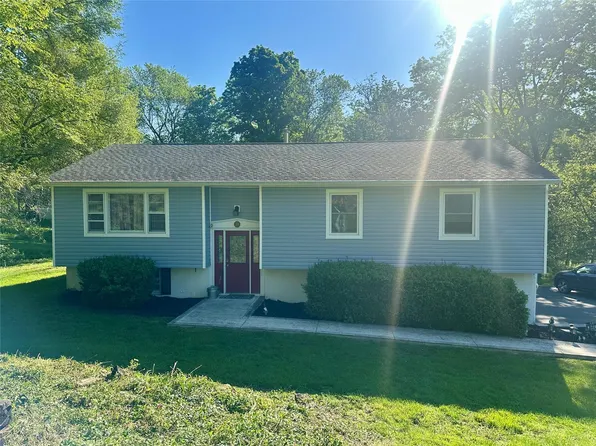 1 Darren Drive, Campbell Hall, NY 10916