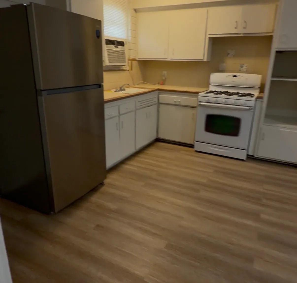 2 bed, 1100 sqft, $1,200 — Photo 4