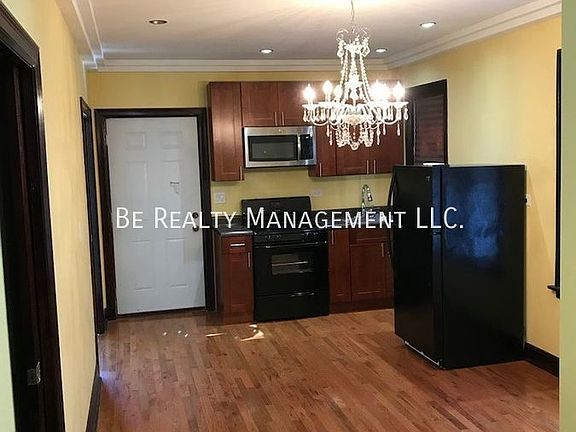 2nd image of 6939 S Washtenaw Ave #1R