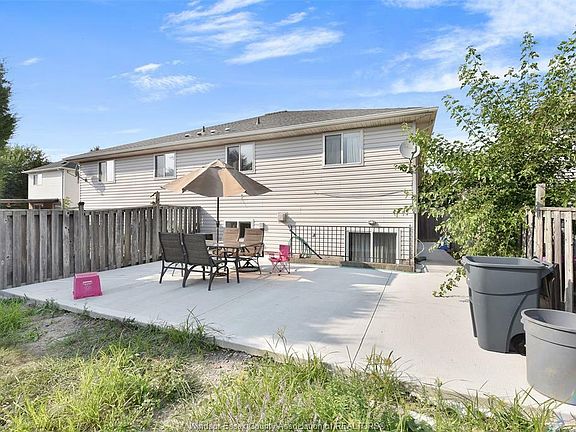 5th image of 991 Silverdale Dr