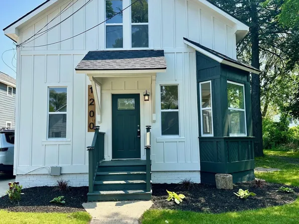 1200 Pine St, Muskegon, MI 49442