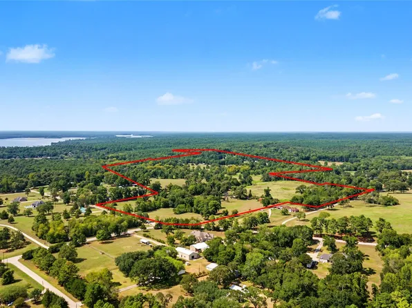 13111 Shepard Hill Rd, Willis, TX 77318