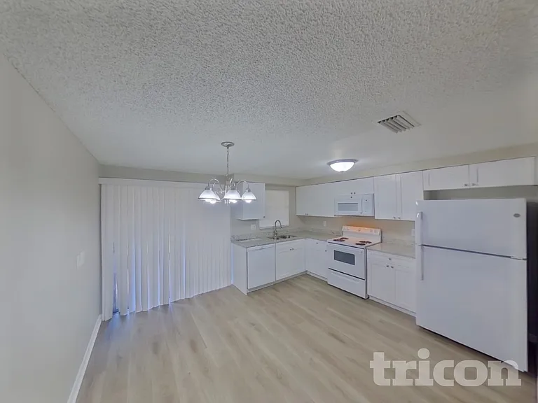 804 Briarcliff Dr — Photo 4
