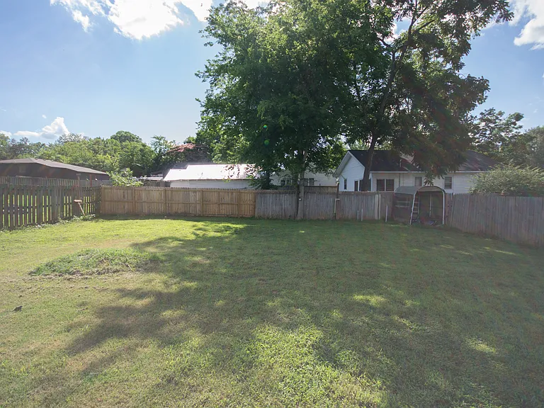 410 S Houston St — Photo 19