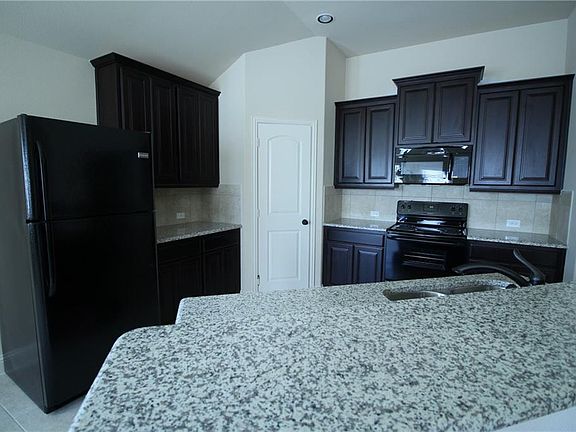 4th image of 1407 Reiger Dr