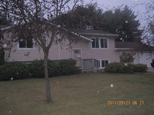 1st image of 585 23rd St NE