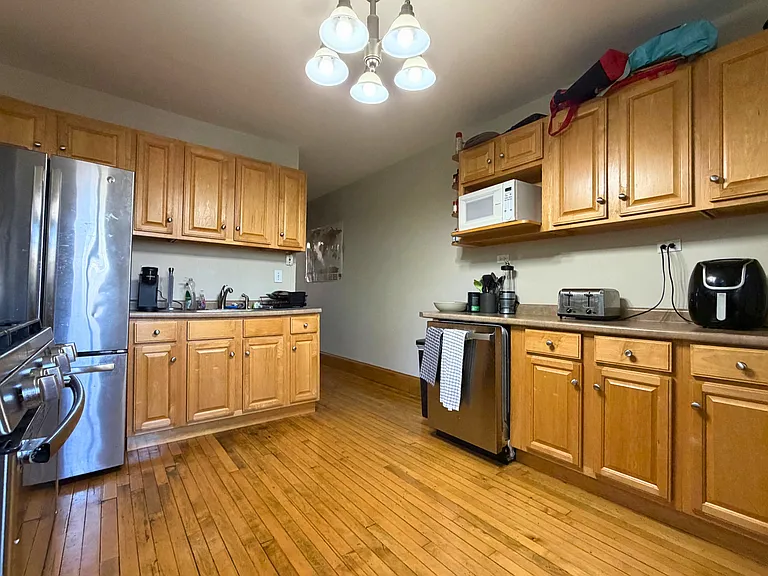 1016 W Oakdale Ave #1 — Photo 5