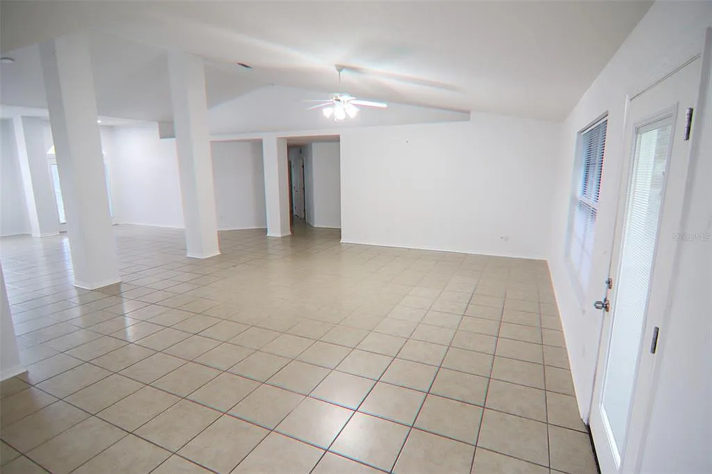 4 bed, 3.0 bath, 2983 sqft, $2,700 — Photo 4