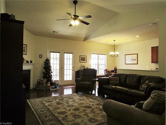 3rd image of 1594 Langdon Village Dr