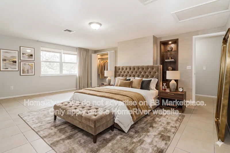 5 bed, 2.0 bath, 1820 sqft, $2,645 — Photo 3
