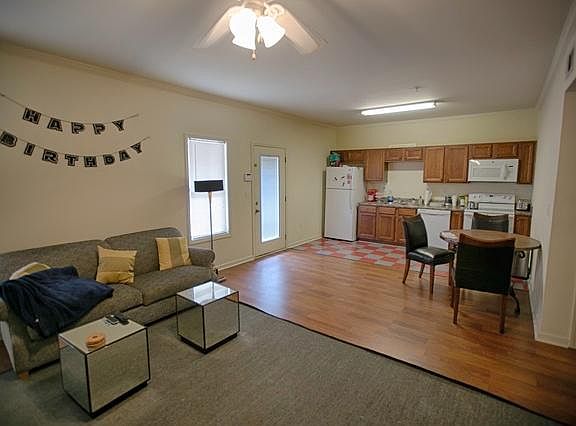 3rd image of 1402 6th St #Ks-203
