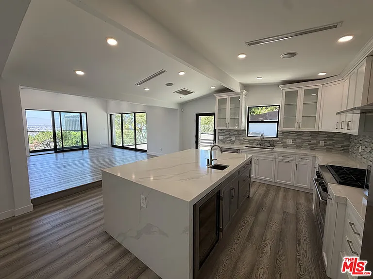 3565 Multiview Dr — Photo 12