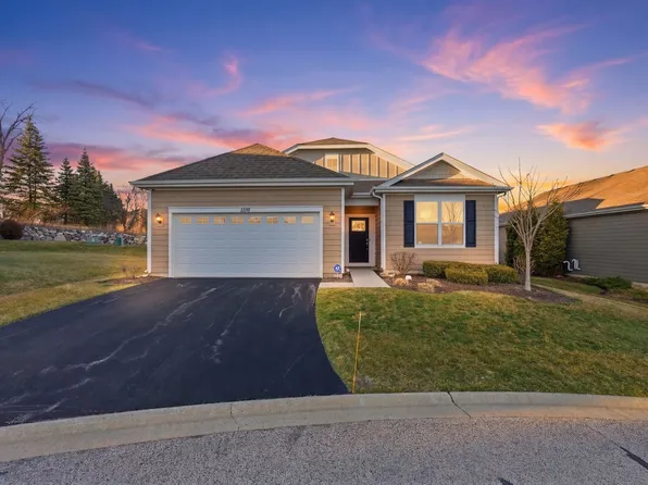 1110 Redtail Ct, Woodstock, IL 60098