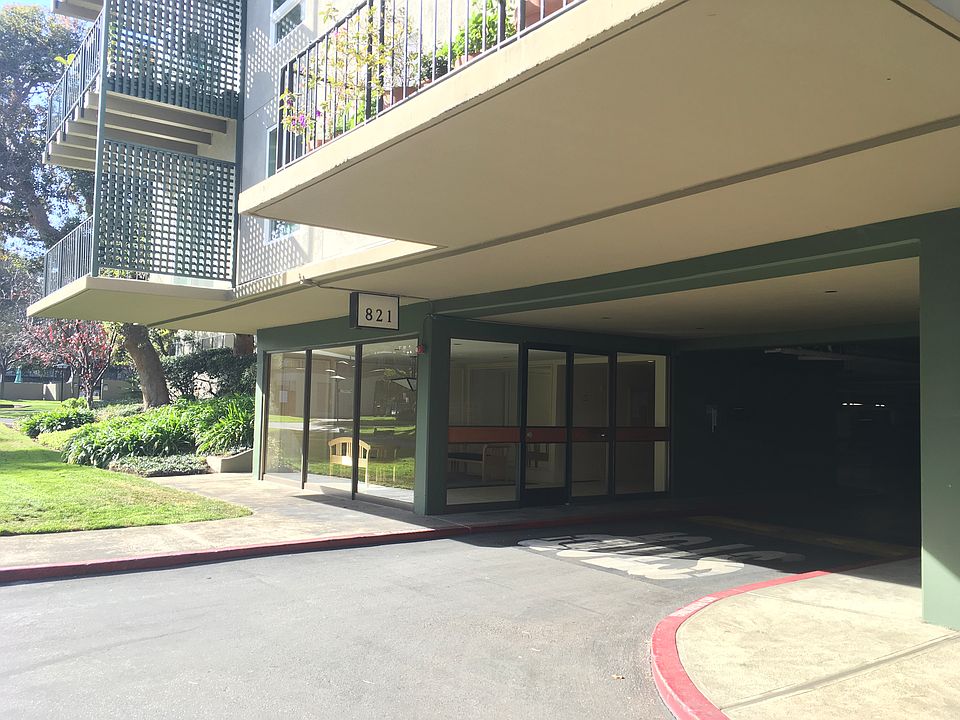 1st image of 821 N Humboldt St APT 406