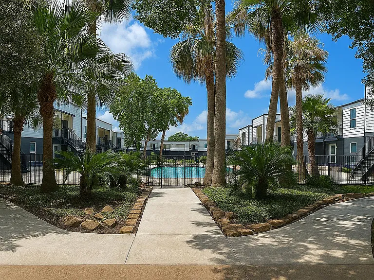 Valencia Grove Apartments — Photo 16