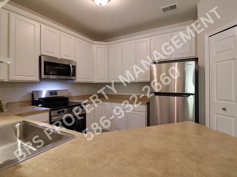 25675 Maritime Cir N — Photo 6