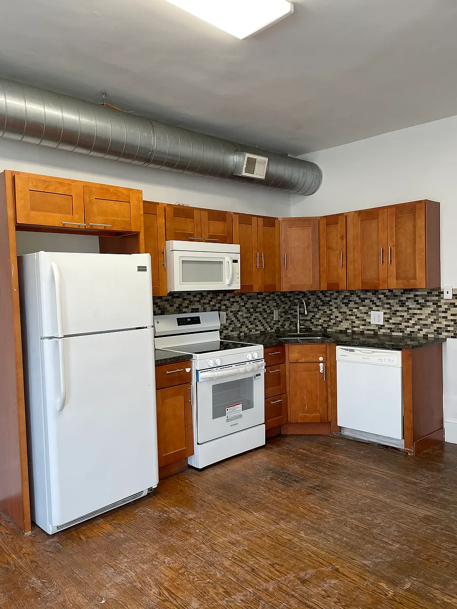Building Photo - 211 S 45th St #F2