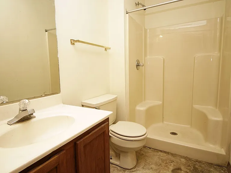 561 Bayshore Dr — Photo 31