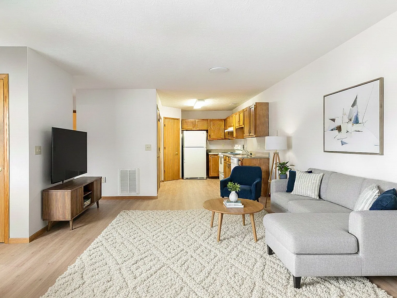 Creekside Villas — Photo 2